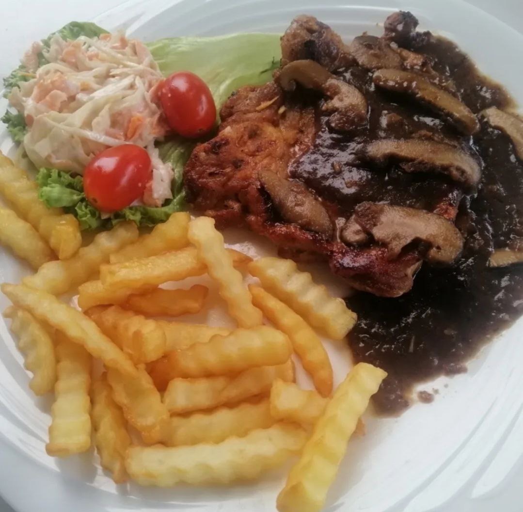 Grilled Chicken with Mushroom Sauce