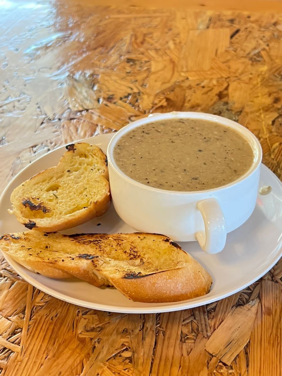 Mushroom Soup with Garlic Bread